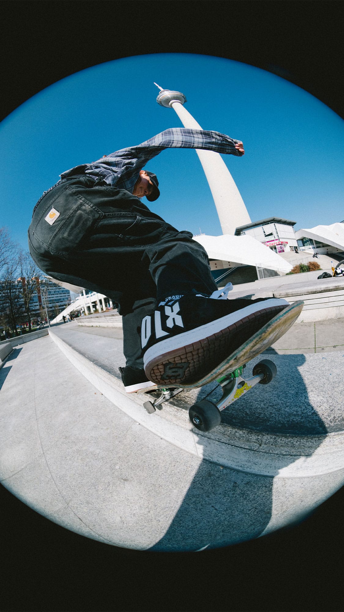 skatedeluxe x DC Shoes