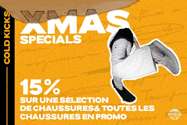 Bannière publicitaire de skatedeluxe avec l'inscription « XMAS Specials », skateur en action et mention d'une réduction de 15 % sur une sélection de chaussures et toutes les chaussures en solde, fond orange, « COLD KICKS » à gauche, logo skatedeluxe en bas à droite.
