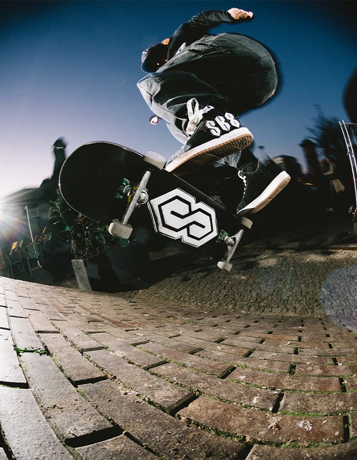 skatedeluxe x DC Shoes Kickflip