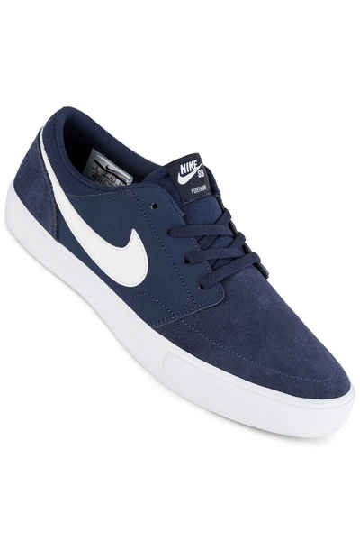 navy blue nike skate shoes