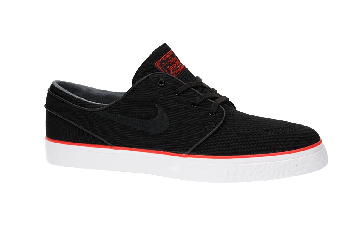 nike sb total black