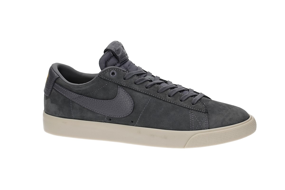 Nike SB x Anti Hero Blazer Low Grant Taylor QS Schuh (dark grey)