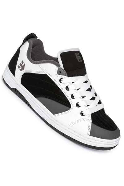 etnies athletic sneakers