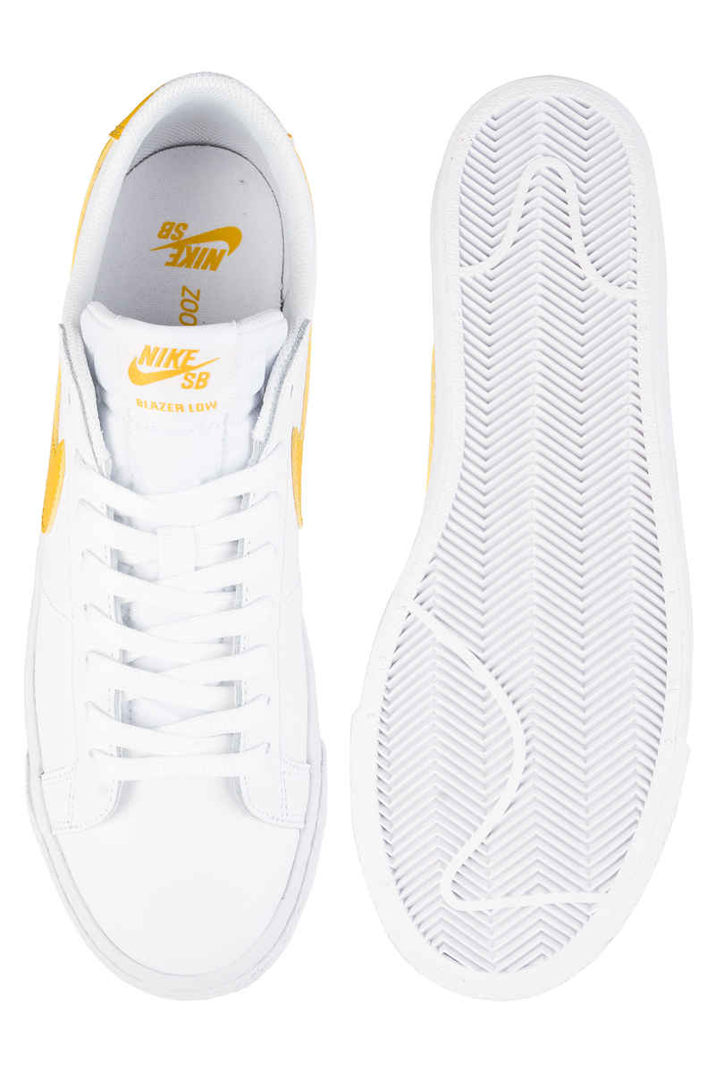 Nike SB Zoom Blazer Low Chaussure (white mineral gold)