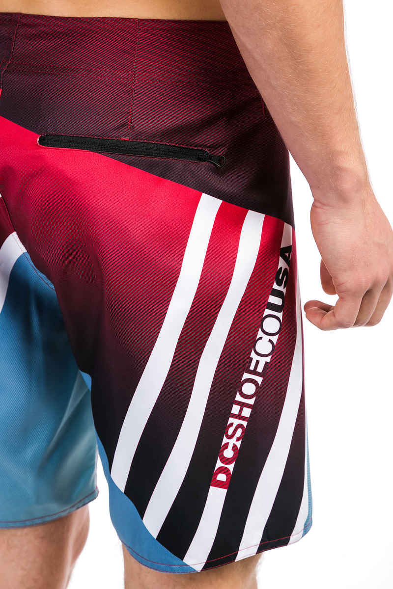DC Verticular 21 Boardshorts 21" (tango red)