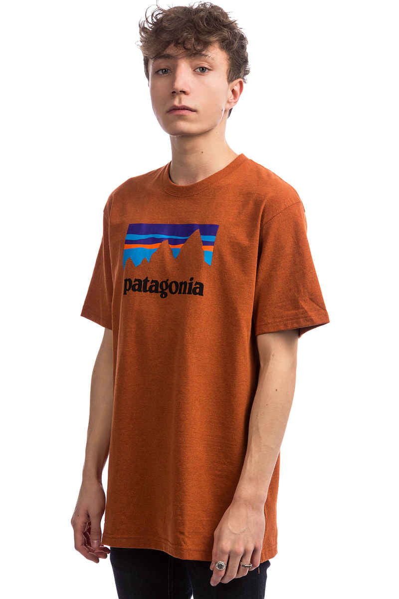 Patagonia Shop Sticker Responsibili T-Shirt (copper ore)