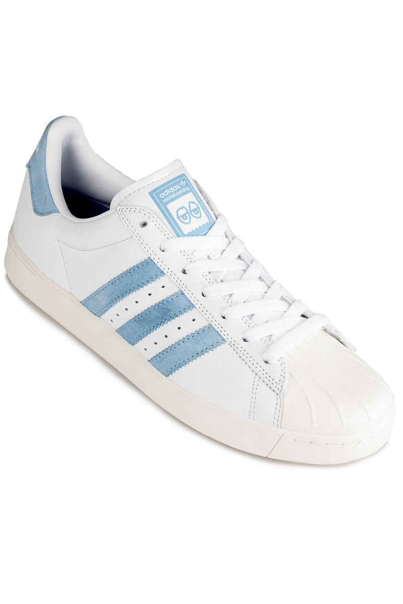 adidas x Krooked Skateboarding Superstar Schoen (white custom white)