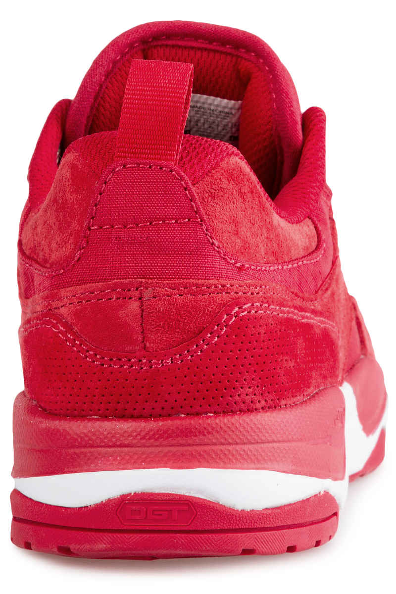 DC E.Tribeka Schoen (red)