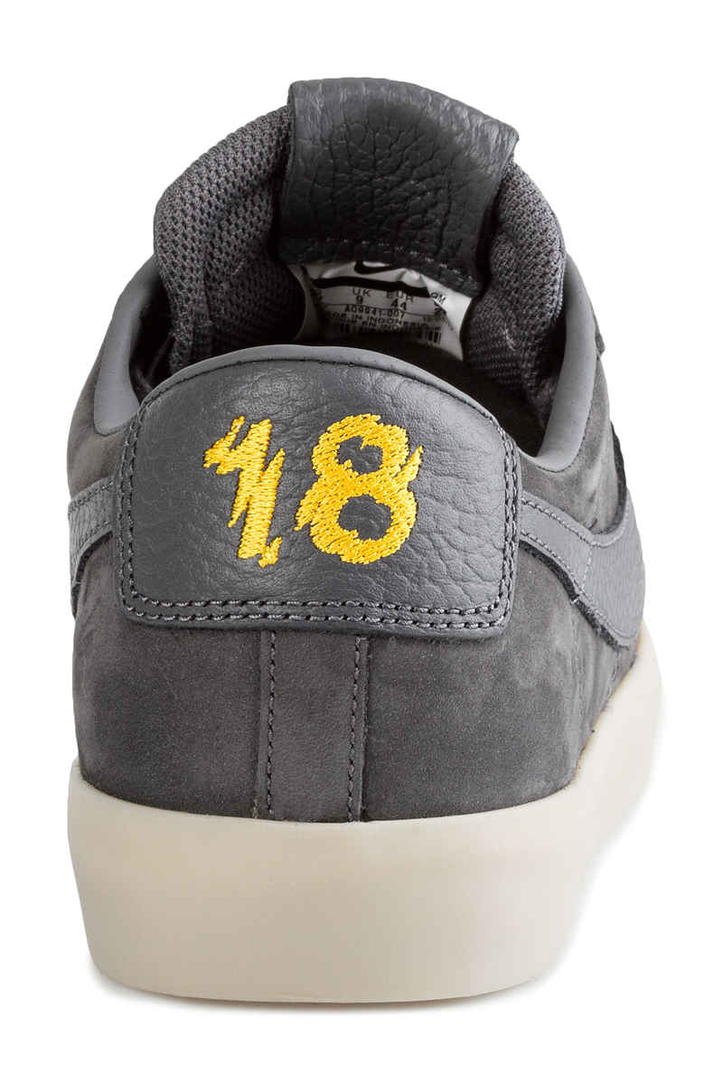 Nike SB x Anti Hero Blazer Low Grant Taylor QS Schuh (dark grey)