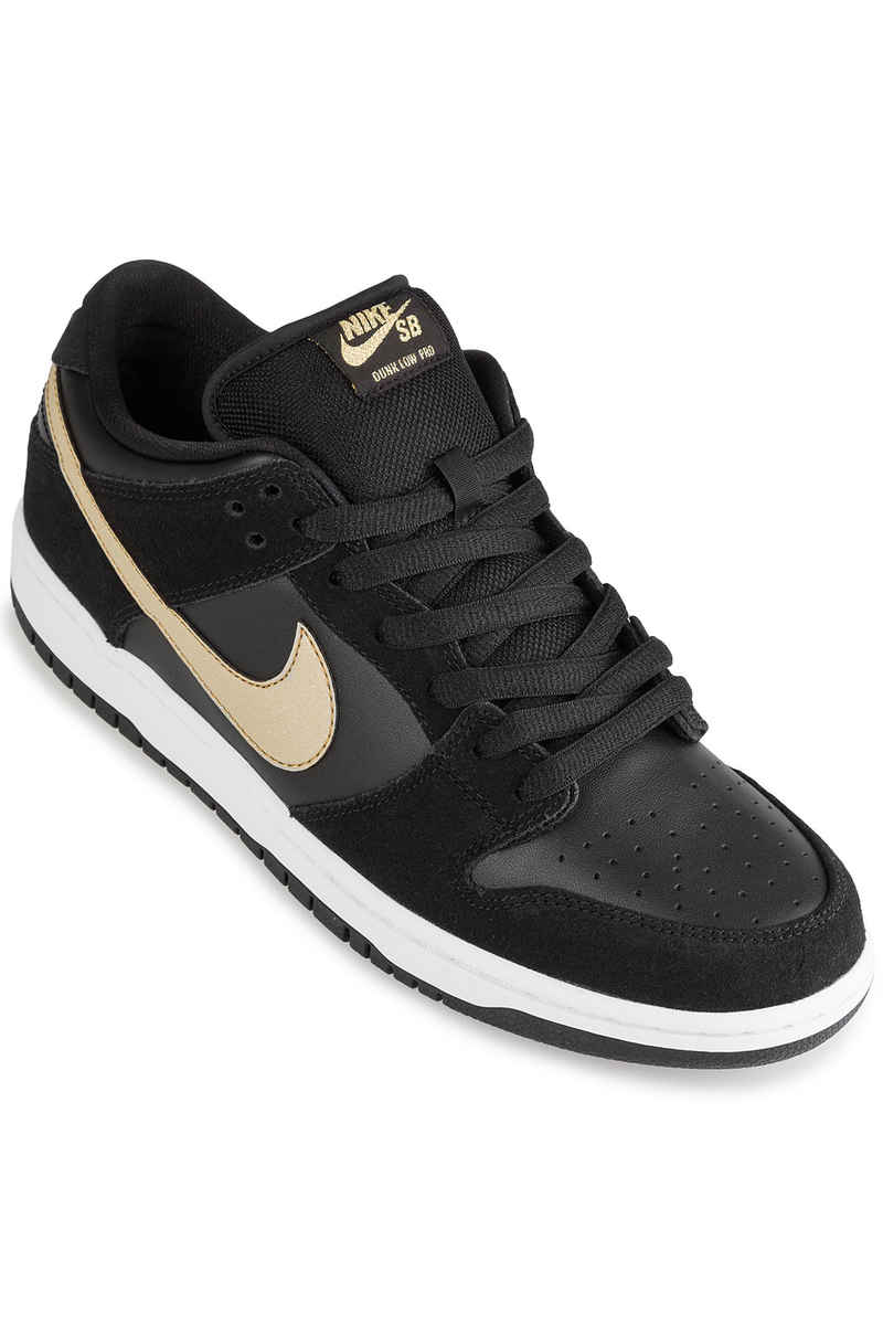 Nike SB Dunk Low Pro Zapatilla (black metallic gold)