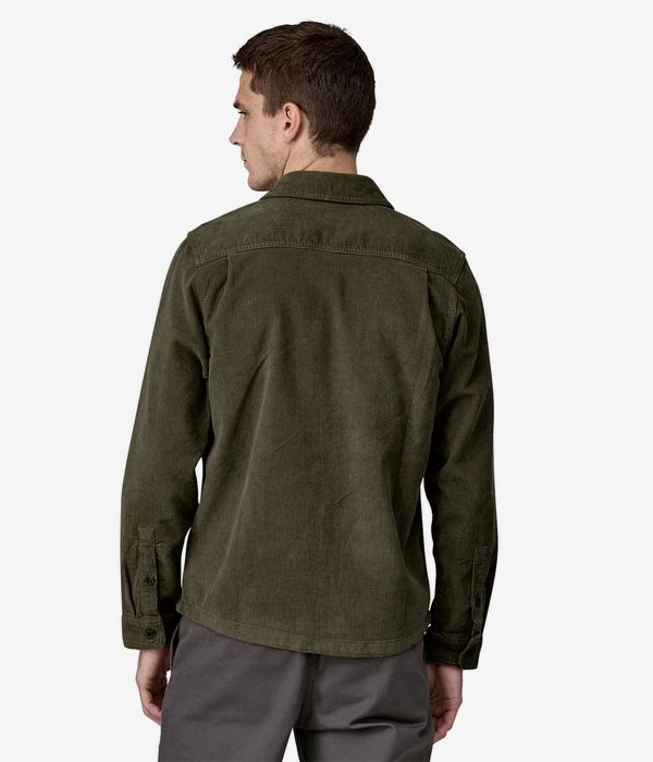 Patagonia Corduroy Camisa (pine needle green)