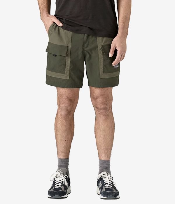 Patagonia Outdoor Everyday Shorts (pine needle green)