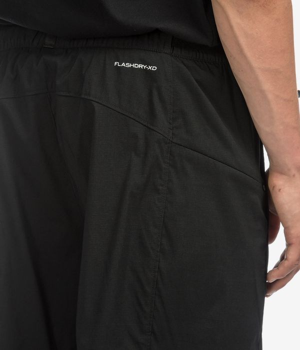 The North Face Class V Pathfinder Belted 7" Shorts (tnf black)