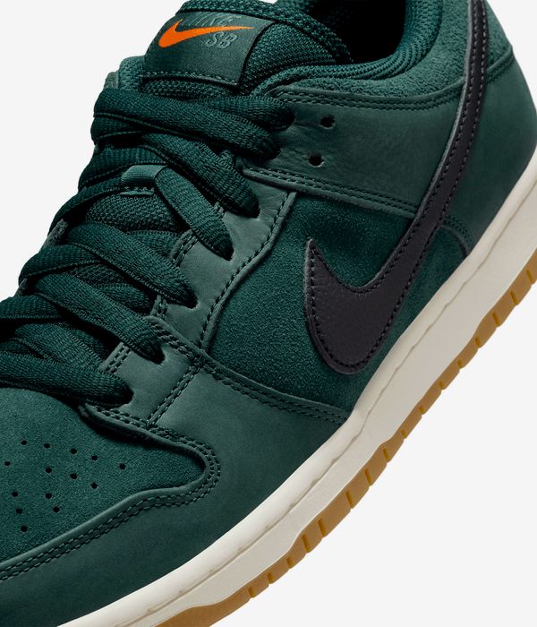 Nike SB Dunk Low Pro Shoes (deep fir black fir sail)