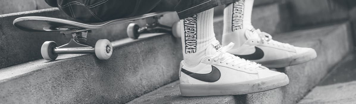 Skateschuhe und Sneaker