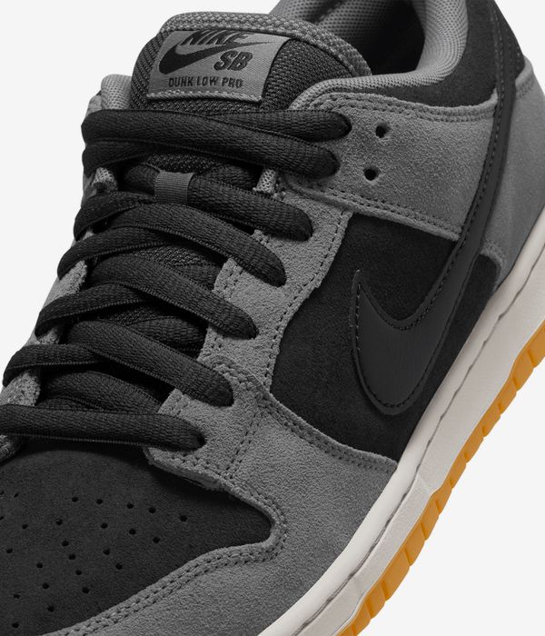 Nike SB Dunk Low Pro Schoen (dark smoke grey black)