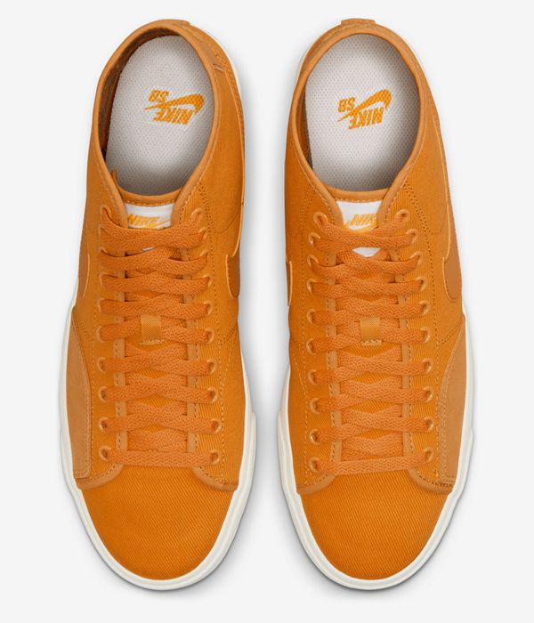 Nike SB BLZR Court Mid Premium Shoes (light curry)