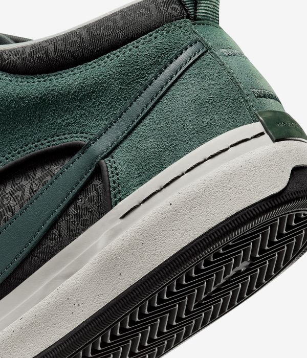 Shop Nike SB React Leo Shoes vintage green online skatedeluxe