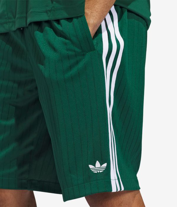 adidas Classic Shorts (dark green white)