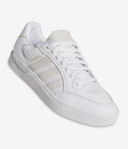adidas Skateboarding Tyshawn Low Chaussure (white white white gold)