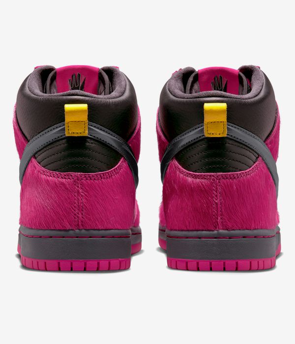Nike SB x Run The Jewels Dunk High Schuh (active pink black)