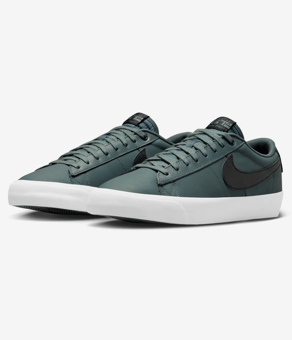 Nike SB Blazer Low Pro GT Chaussure (vintage green black)