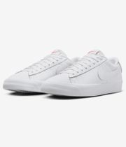 Nike SB Blazer Low Pro GT Iso Chaussure (triple white)