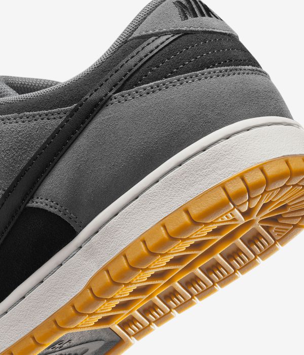Nike SB Dunk Low Pro Schoen (dark smoke grey black)