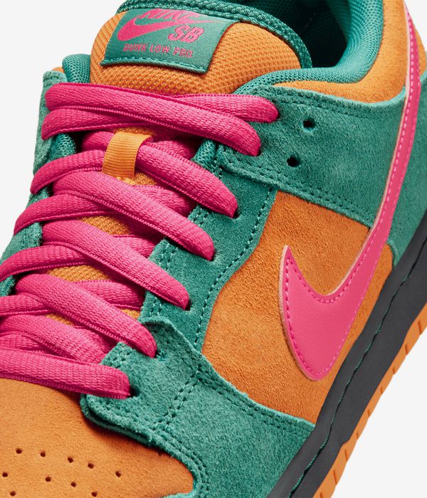 Nike SB Dunk Low Pro Schoen (green noise watermelon light cur)