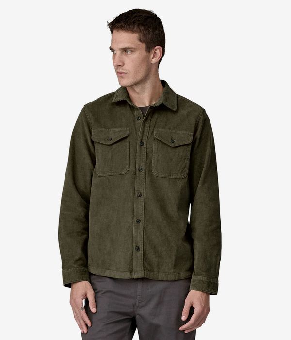 Patagonia Corduroy Camisa (pine needle green)