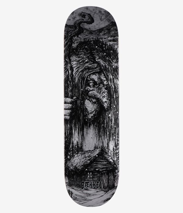 Creature Baekkel Troll 2 Pro 8,6"-Skateboard-Deck, Ansicht von unten: schwarzes Deck mit einer monochromen Horror-Grafik, die einen großen Monsterkopf, Totenkopfdetails und eine kleine Hütte im Wald zeigt; „Baekkel“-Schriftzug unten am Rand. Sauberes Studiobild; weißer Hintergrund.