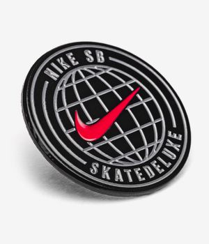 skatedeluxe x Nike SB World Pin (black)