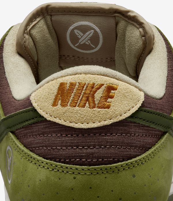 Nike SB Yuto x Dunk Low Shoes (legion green khaki)