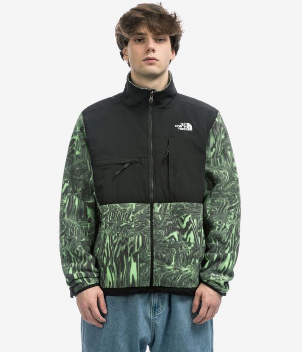 Shop The North Face Denali Jacket (chlorophyll green tnf black) online