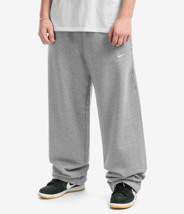 Nike SB Solo Swoosh Open Seam Pantalons (dark grey heather)