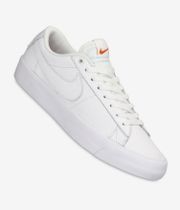 Nike SB Blazer Low Pro GT Iso Chaussure (triple white)