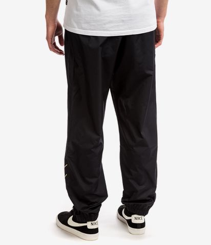 Nike Sb Track Pants Black Black Buy At Skatedeluxe