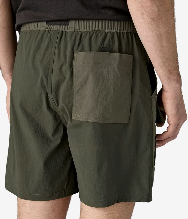 Patagonia Outdoor Everyday Shorts (pine needle green)