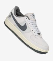 Nike SB Air Force 1 Yuto Schuh (white iron grey white coconur mi)