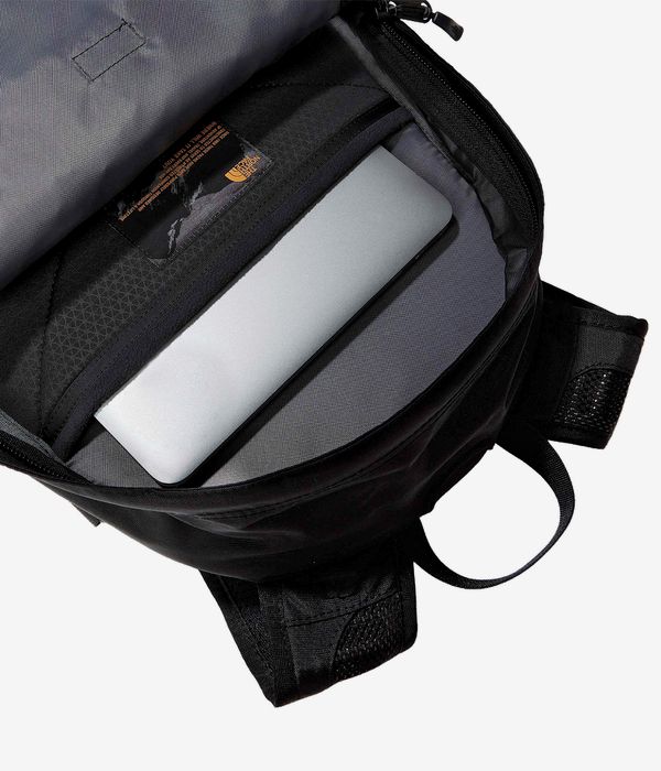 The North Face Hot Shot SE Backpack 30L (black white)