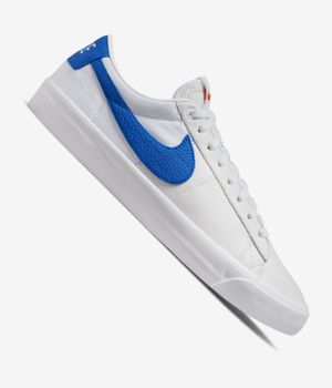 Compra online Nike SB Blazer Low Pro GT Iso (white varsity royal) | skatedeluxe