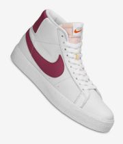 Nike SB Zoom Blazer Mid Iso Shoes (white sweet beet)
