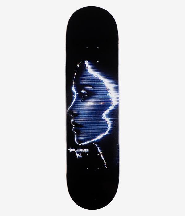April Yuto Horigome 8,25"-Skateboard-Deck, Ansicht von unten – komplett schwarzes Deck mit einem zentrierten, blauen Halbton-Profil eines nach links blickenden Menschen, weißer und hellblauer leuchtender Kontur sowie kleinem weißem Schriftzug „Yuto Horigome“ und „April“. Klares Studiobild; weißer Hintergrund