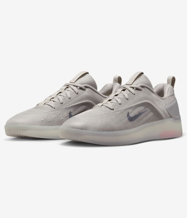 Nike SB Zoom Nyjah 4 Scarpa (college grey mink brown light si)