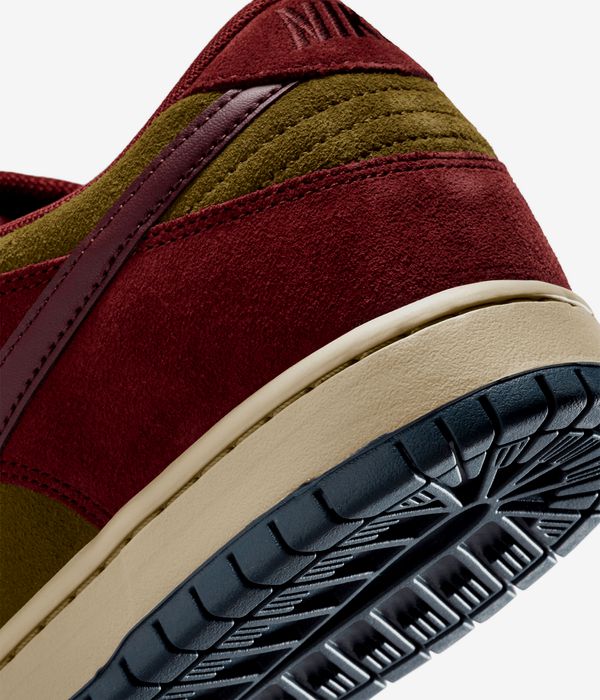 Nike SB Dunk Low Pro Shoes (dark team red burgundy crush oli)