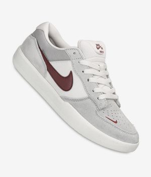 Nike SB Force 58 Chaussure (platinum tint dark team red)