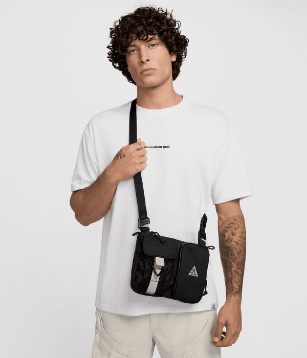 Nike ACG Daymax Crossbody Bag 3L (black college grey college grey)