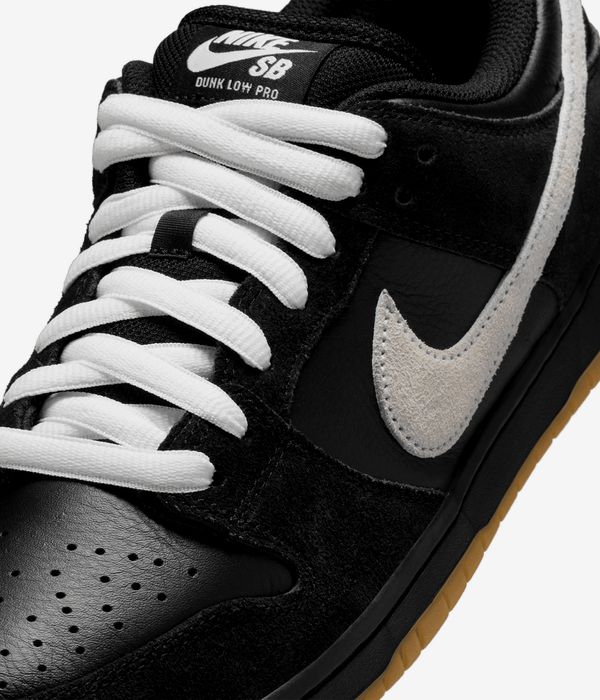 Nike SB Dunk Low Pro Scarpa (black white black gum)