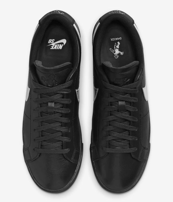 Nike SB x Dancer Blazer Low Chaussure (black metallic silver)