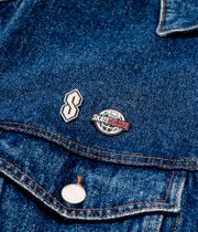 skatedeluxe World Pin (black)